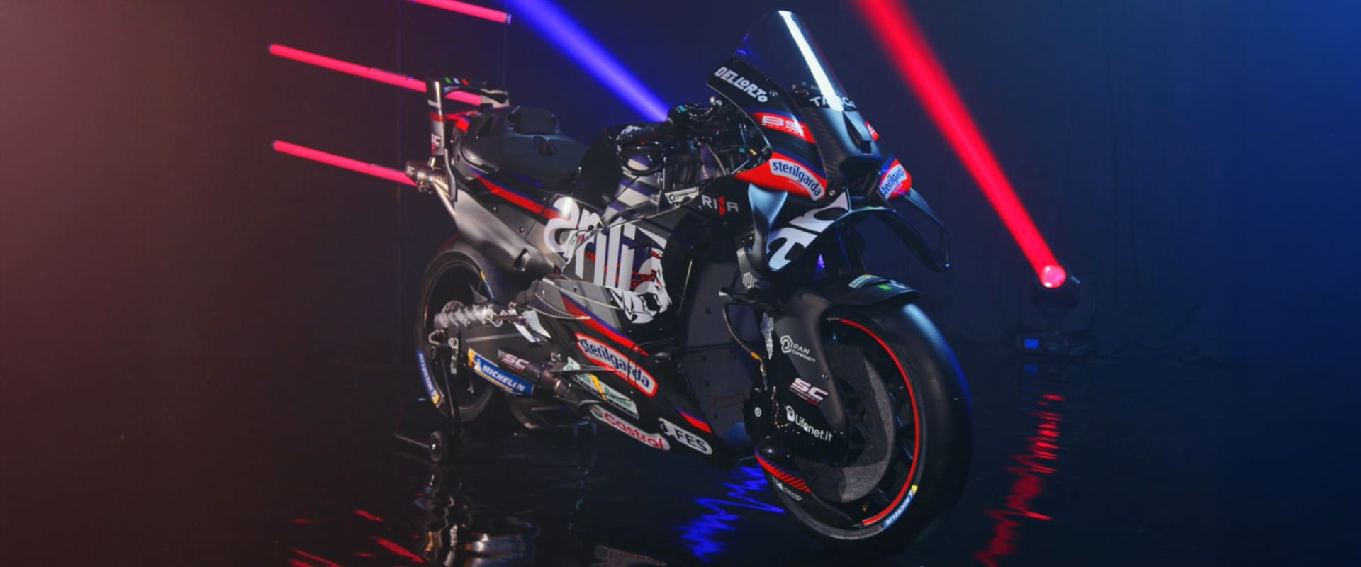 aprilia wallpaper pc